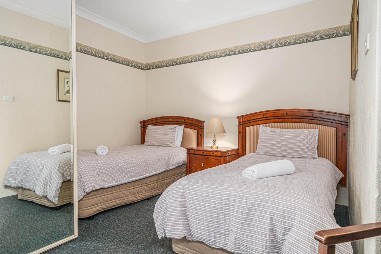 Cotswold Gardens Motel Armidale Exterior photo