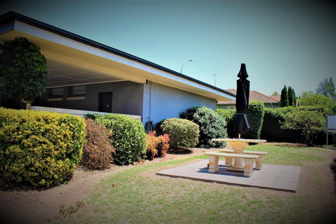 Cotswold Gardens Motel Armidale Exterior photo